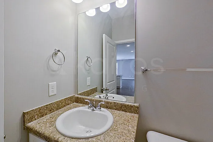 215 Orchard Ln — Photo 16