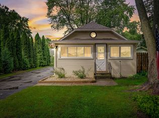112 Mayfield Ave, Crystal Lake, IL 60014