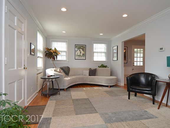 3rd image of 546 Lafayette Ave