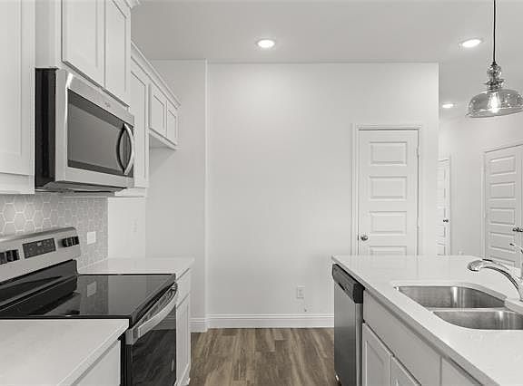 5th image of 3112 Trina St #3112