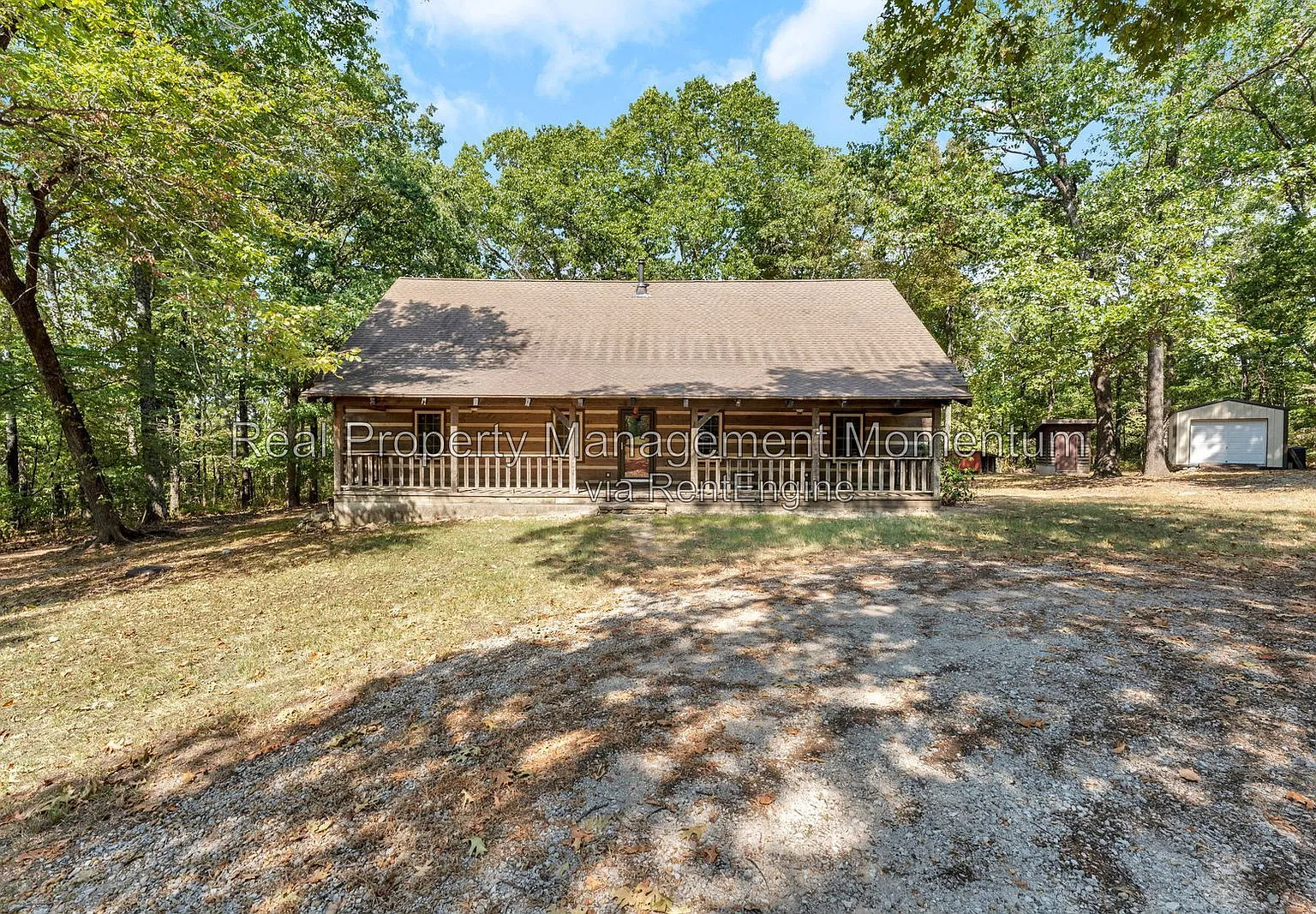 4 bed, 2.0 bath, 2854 sqft, $2,700 — Photo 1