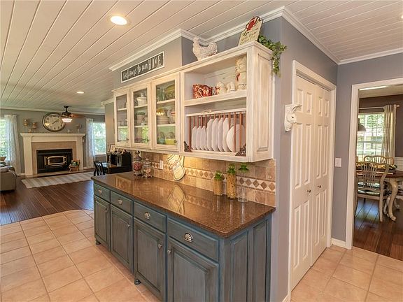 4th image of 13584 Cardinal Cir