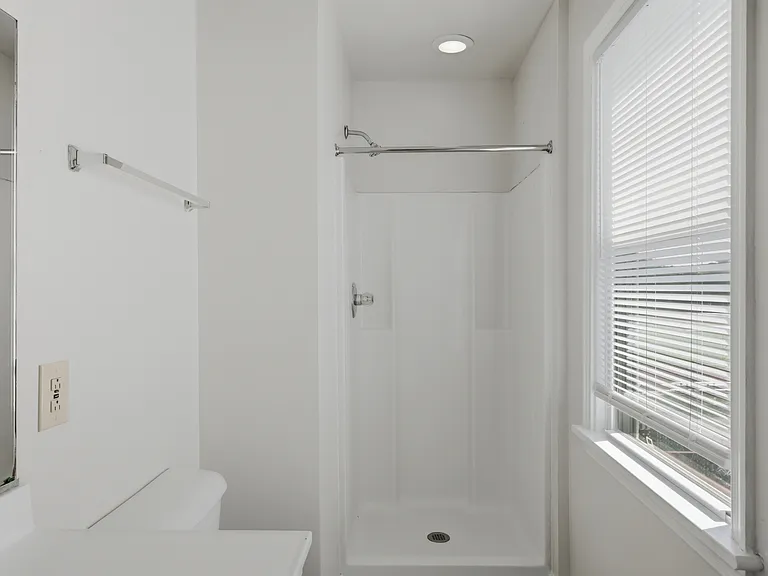 1706 W Moore St — Photo 27