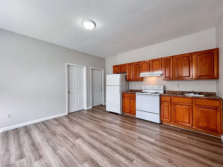 158-160 Westland St / Amauta Apartments, LLC — Photo 14