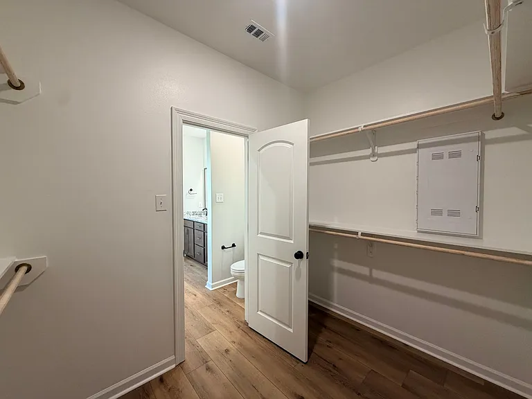 189 Berkshire Pl — Photo 22