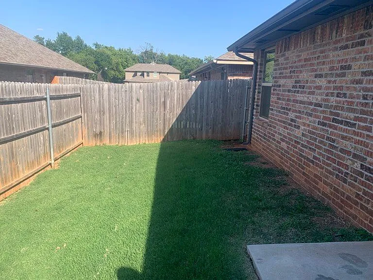 2127 Buena Vida Ln — Photo 35