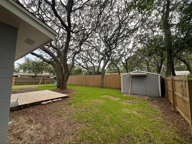 51 Junior Dr — Photo 4