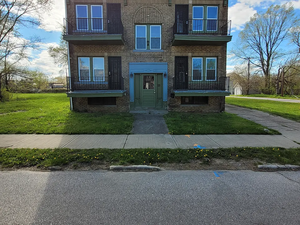 718 E 124th St #1
