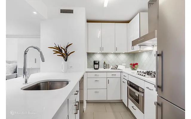 Rented by Douglas Elliman | media 4