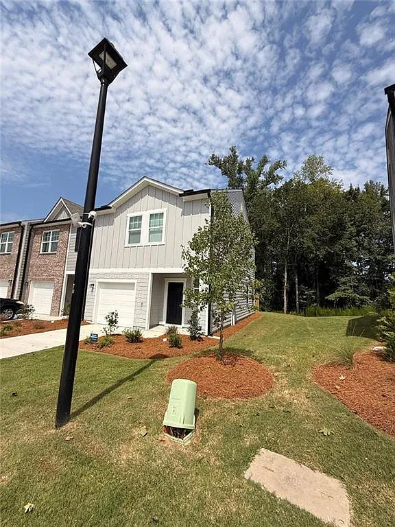 3 bed, 2.5 bath, 1422 sqft, $2,100 — Photo 3
