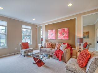 102 Creekwood Dr, Bordentown, NJ 08505
