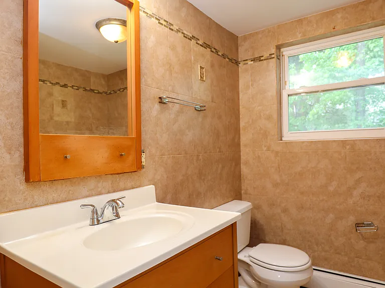 30 Lamb Ave #3B — Photo 8