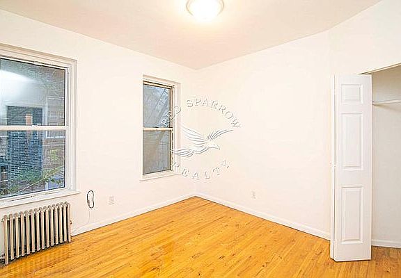 2nd image of 452 W 36th St #3RE