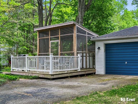 5th image of 2525 Lakeshore Dr
