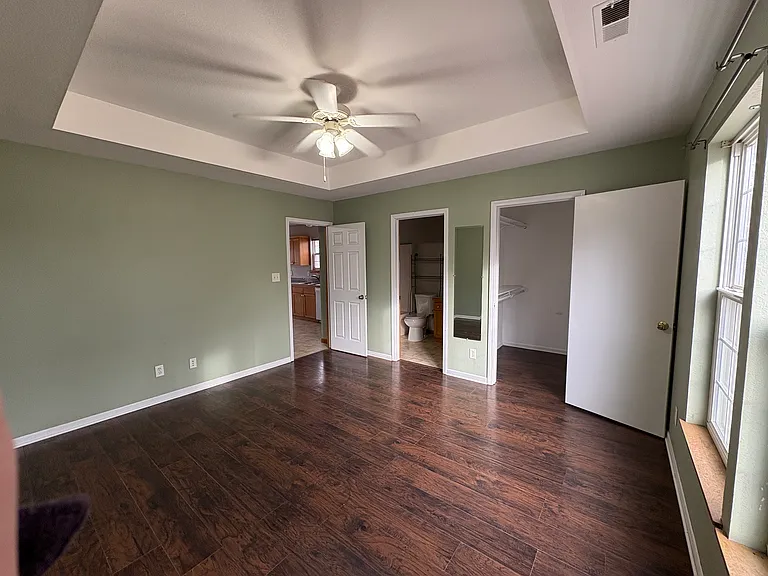 847 Locust St — Photo 9