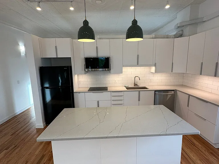 204 W Washington St #3B — Photo 1