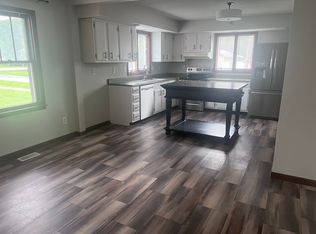 108 N North St, Raymond, IL 62560