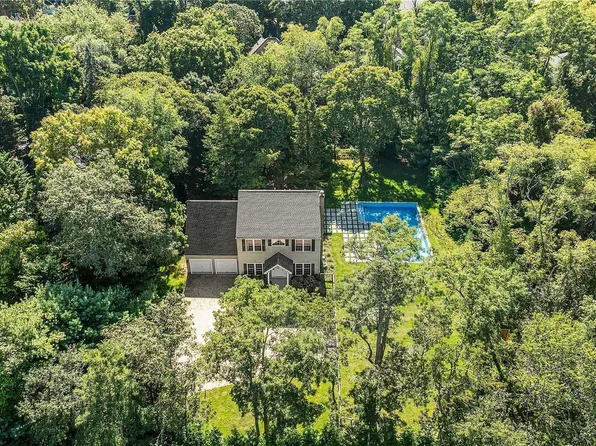 4056 Noyac Rd, Sag Harbor, NY 11963