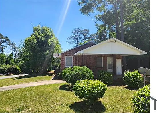 3 bed, 1325 sqft, $1,150 — Photo 2