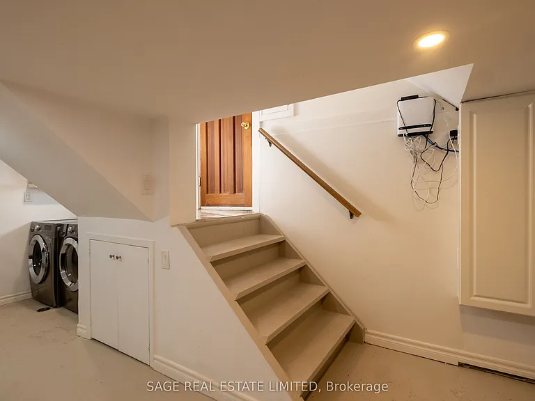 162 John St — Photo 28