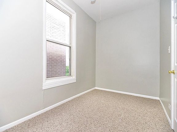 4th image of 1702 N Rockwell St #2