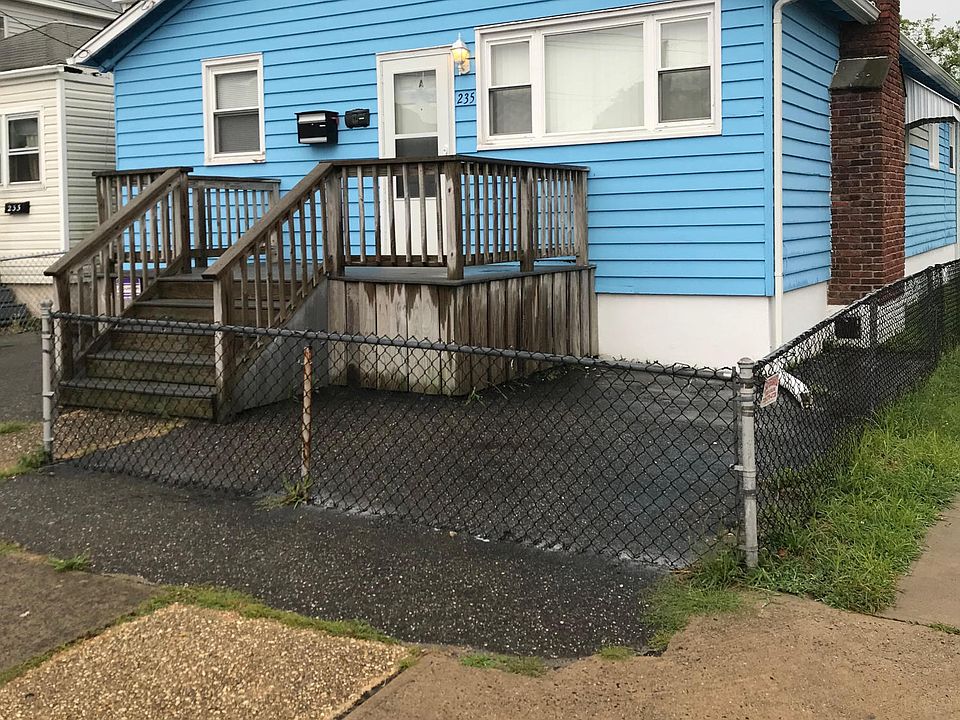 1st image of 235 Grant Ave