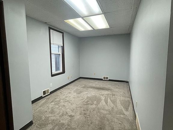 5th image of 3195 S Park Ave