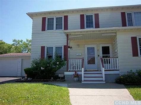 2nd image of 21 Oakwood Blvd