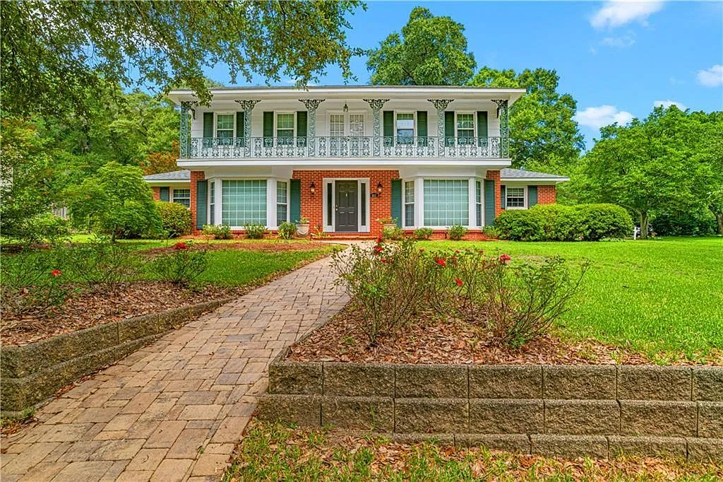 4 bed, 3.0 bath, 2864 sqft, $2,350 — Photo 2