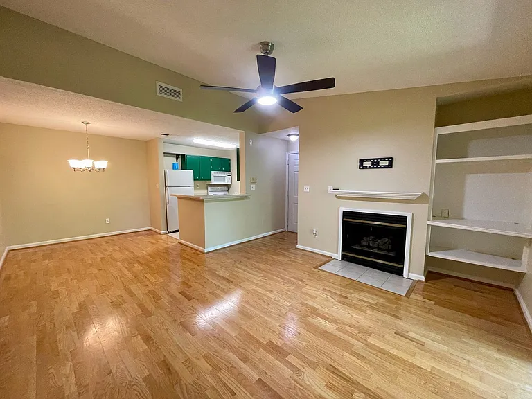 524 Granville Ct — Photo 10