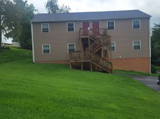 785 Schaeffer St NE #785, Christiansburg, VA 24073