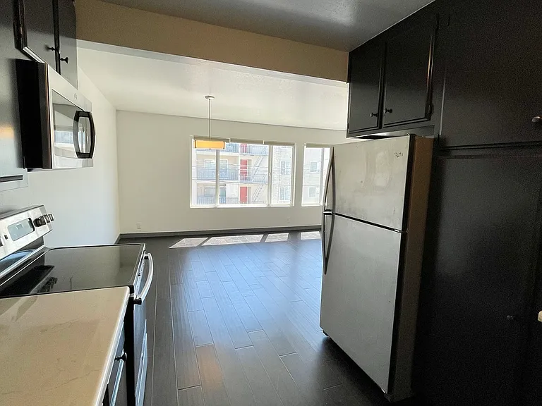 1451 Valencia St #4 — Photo 6