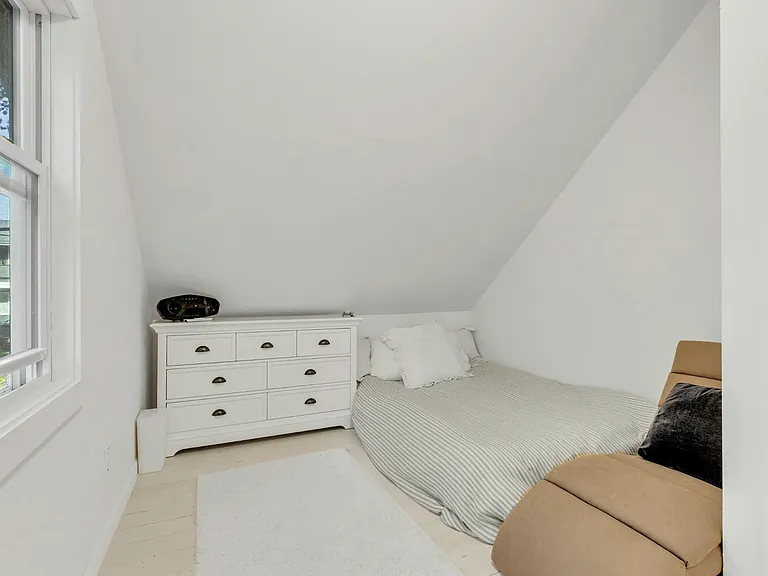 287 E Montauk Hwy — Photo 7
