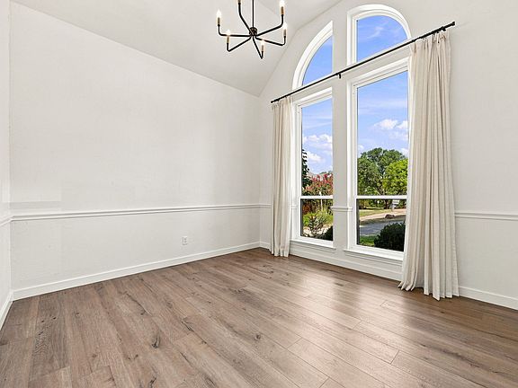 4th image of 2943 Scenic Dr