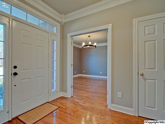 4th image of 2904 Winterberry Way SE