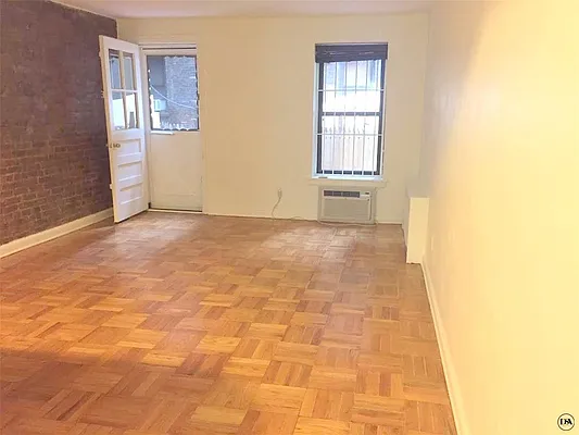 Rented by DSA Realty | media 29