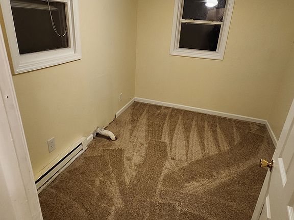 3rd image of 849 Elm Ave #849