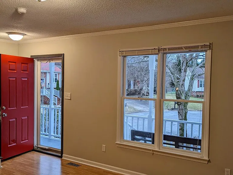 1004 Fawn Cir — Photo 12