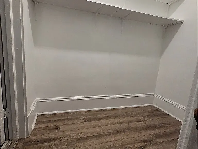 3 bed, $1,000 — Photo 2
