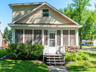 2102 4th Ave N, Grand Forks, ND, 58203