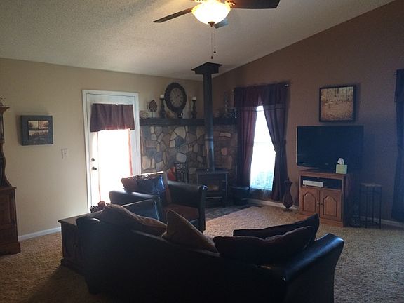 3rd image of 1615 Dakota Dr