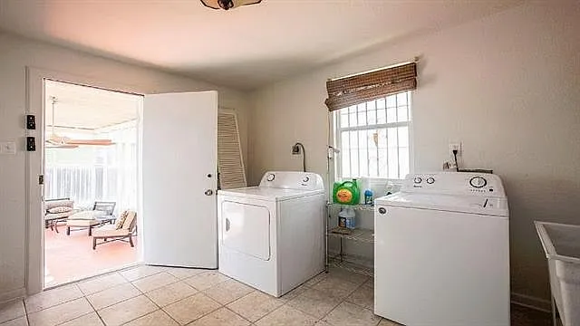 1831 N Miro St — Photo 28