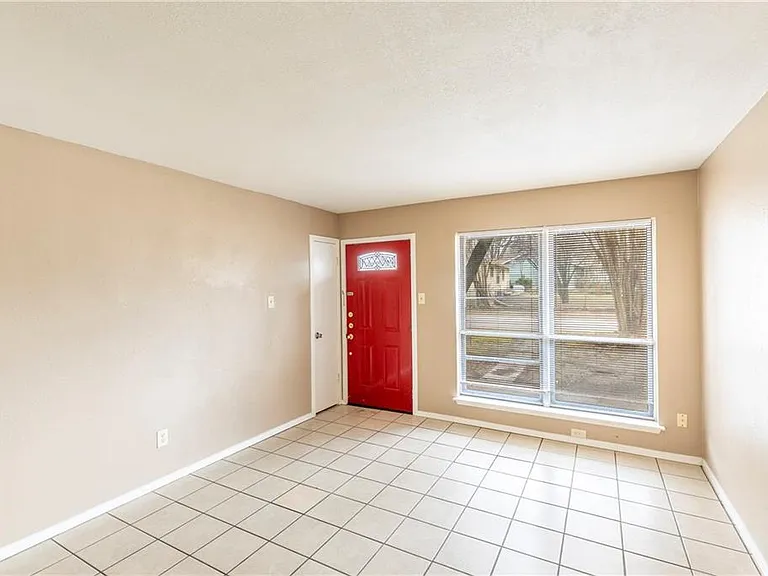 2325 Bendridge Trl — Photo 10