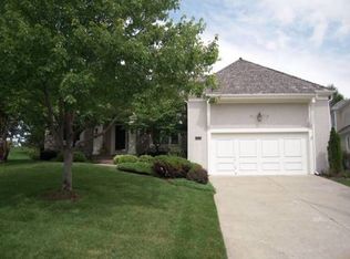 10105 S Shadow Cir, Olathe, KS 66061