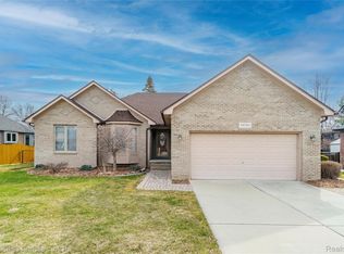 39780 Southpointe Ave, Harrison Township, MI