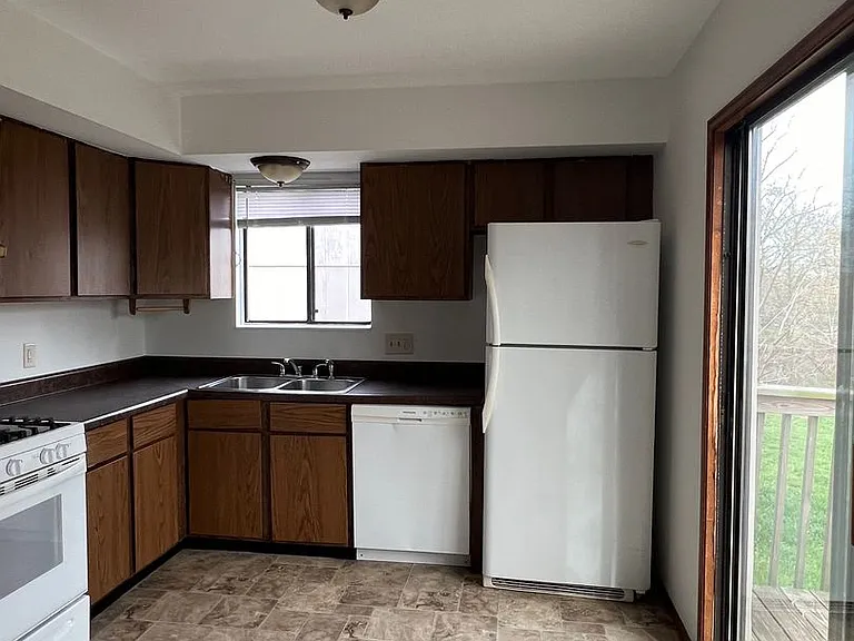 2133 Fair St — Photo 3
