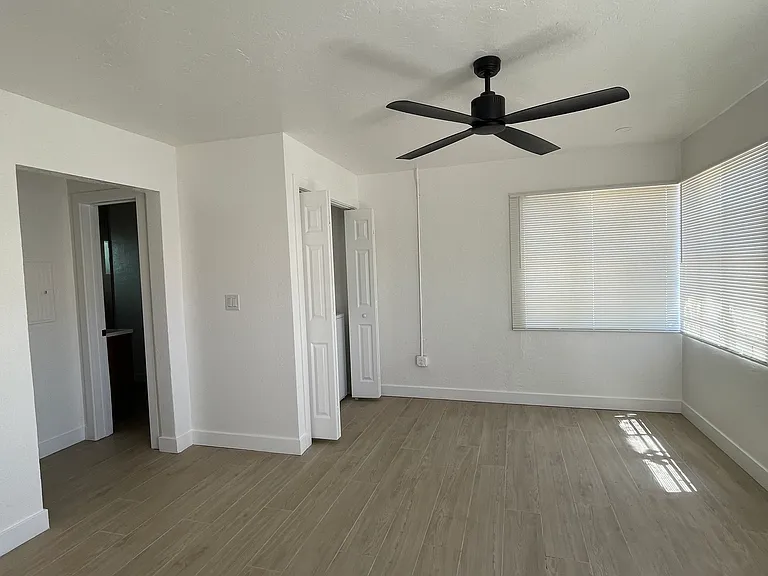 1322 W Roosevelt St #9 — Photo 5