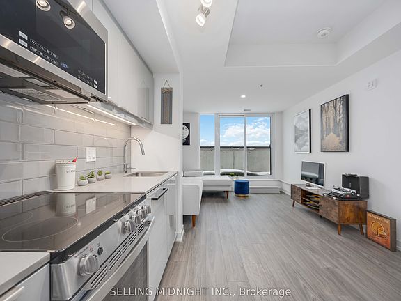 3rd image of 90 Glen Everest Rd #709