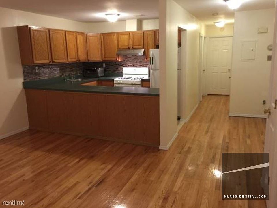 1st image of 8446 Lander St