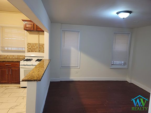 3rd image of 3550 Carlisle Pl #1F